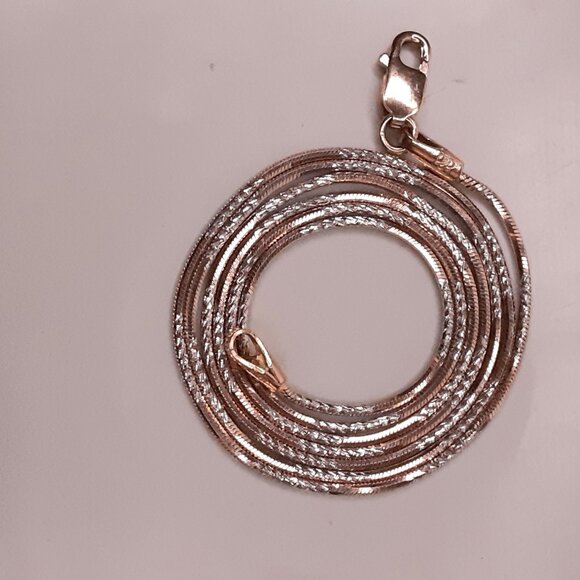 NEW 5.3 grams rose gold cross pendant with fancy chain - Picture 12 of 15